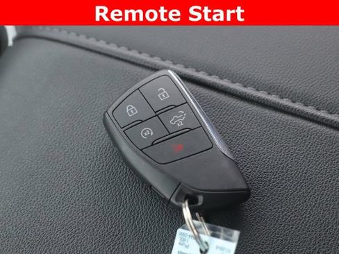 Used 2025 GMC Sierra 1500 Elevation w/ Preferred Package AWD/4WD image 3