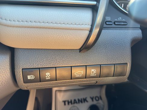 Used 2020 Toyota Camry LE image 28