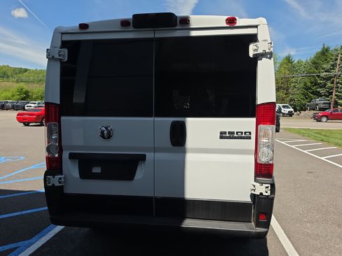 Used 2025 RAM ProMaster 2500 w/ U-Haul Equipment Group FWD image 4