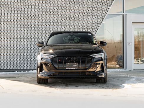 Certified 2023 Audi e-tron S Prestige w/ Prestige Package image 39
