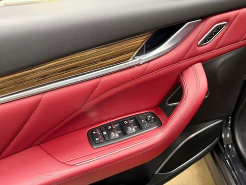 Used 2022 Maserati Levante GT image 19