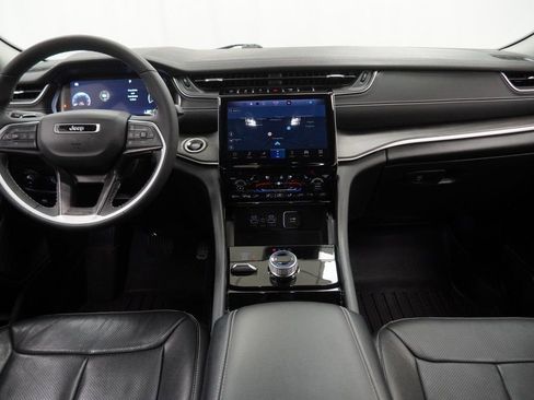 Used 2023 Jeep Grand Cherokee Limited w/ Luxury Tech Group II image 24