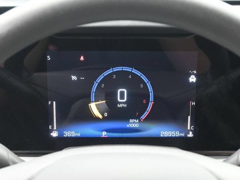 Used 2025 Chevrolet Trax LT FWD image 11