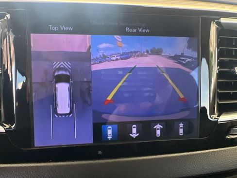 Used 2017 Chrysler Pacifica Touring-L Plus w/ Advanced Safetytec Group FWD image 46