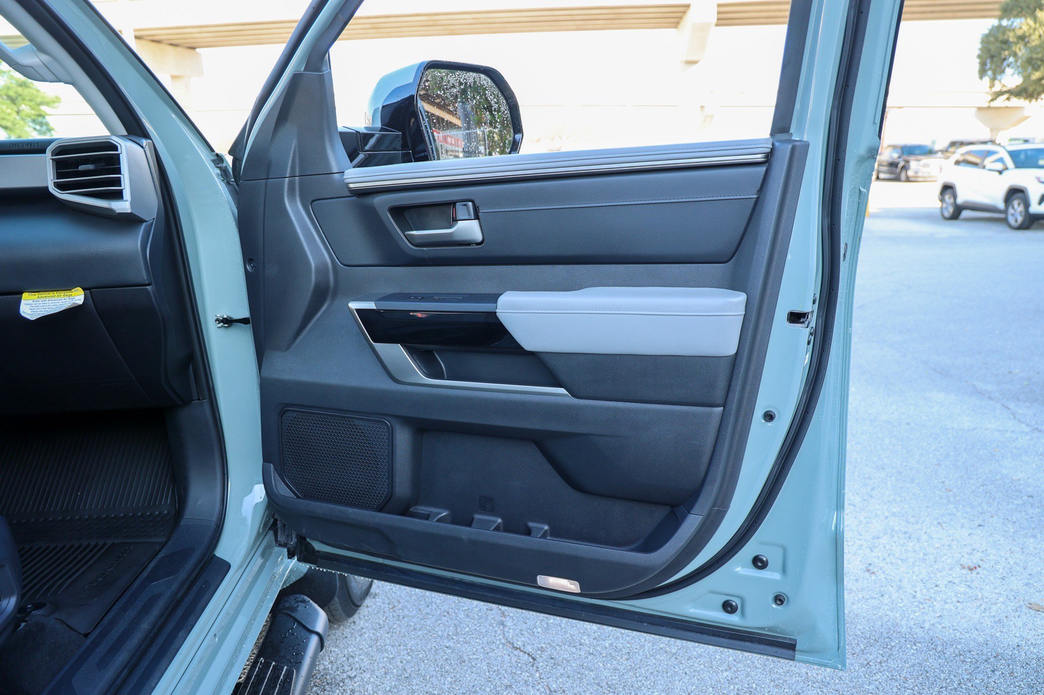 Used 2024 Toyota Tundra Limited AWD/4WD image 41