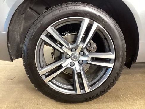 Used 2018 Volvo XC60 T5 Momentum w/ Vision Package AWD/4WD image 38