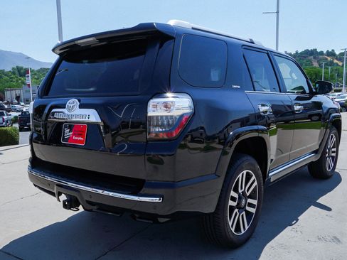 Used 2018 Toyota 4Runner Limited AWD/4WD image 8