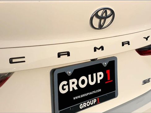 Used 2025 Toyota Camry SE FWD image 30