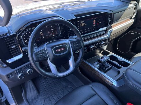 Used 2024 GMC Sierra 1500 Elevation w/ Elevation Premium Package AWD/4WD image 11
