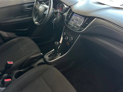 Used 2020 Chevrolet Trax LS FWD image 15