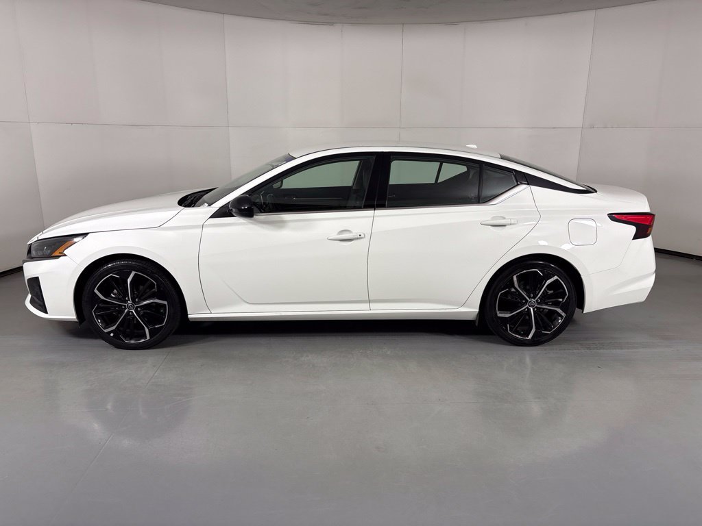 Used 2024 Nissan Altima 2.5 SR FWD image 5