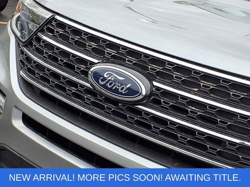 Used 2024 Ford Explorer XLT w/ Equipment Group 202A AWD/4WD image 13