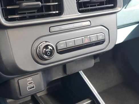 Used 2025 Ford Maverick XL image 27