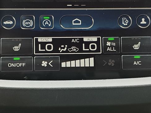 Certified 2025 Subaru Forester Premium AWD/4WD image 26