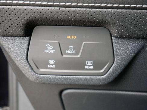 New 2025 Volkswagen Atlas Cross Sport SE image 9