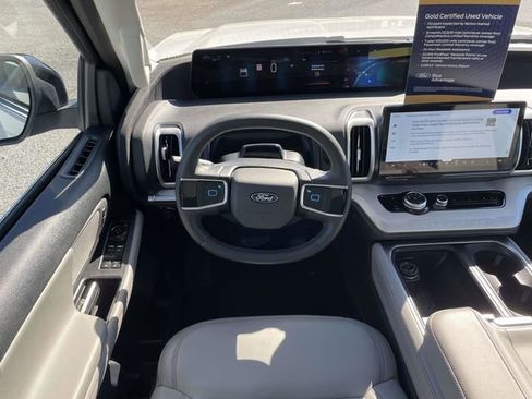 Certified 2025 Ford Expedition Active image 14