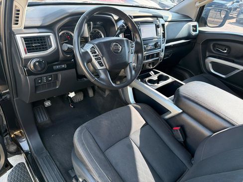 Used 2017 Nissan Titan SV AWD/4WD image 10