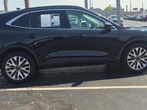 Used 2022 Ford Escape Titanium image 40