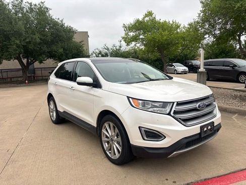 Used 2018 Ford Edge Titanium w/ Equipment Group 301A FWD image 3