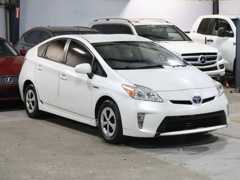 Used 2015 Toyota Prius Two image 3