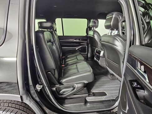 Used 2022 Jeep Wagoneer Series I AWD/4WD image 37