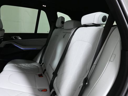 Certified 2024 BMW X5 xDrive40i w/ M Sport Package image 4