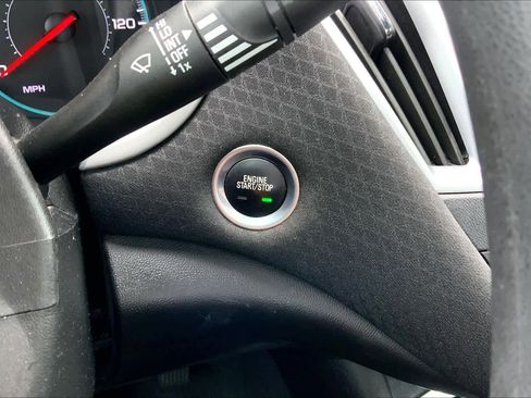 Used 2024 Chevrolet Malibu LT FWD image 36