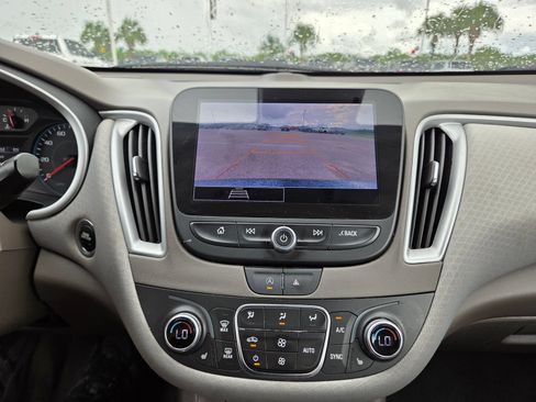 Used 2024 Chevrolet Malibu LT FWD image 9