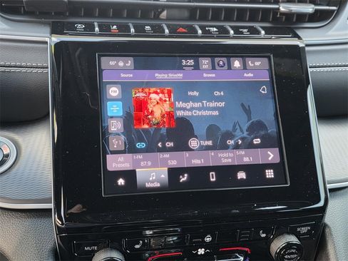 New 2025 Jeep Grand Cherokee Altitude image 20