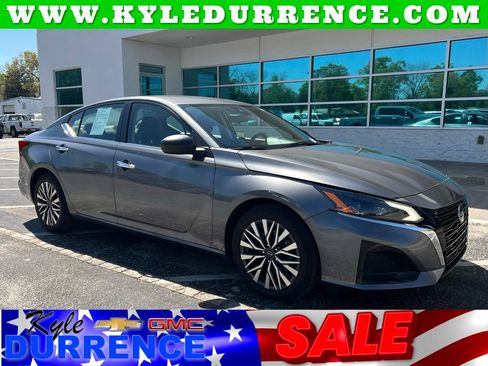 Used 2024 Nissan Altima 2.5 SV image 1