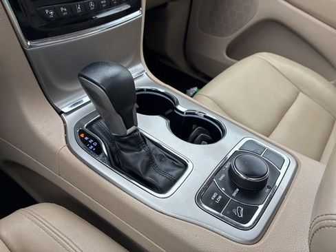 Used 2019 Jeep Grand Cherokee Limited image 20