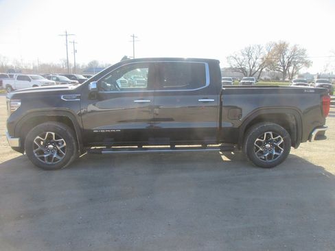 New 2026 GMC Sierra 1500 SLT w/ SLT Premium Plus Package image 10