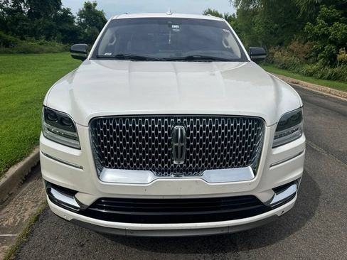 Used 2018 Lincoln Navigator Reserve w/ Technology Package AWD/4WD image 2
