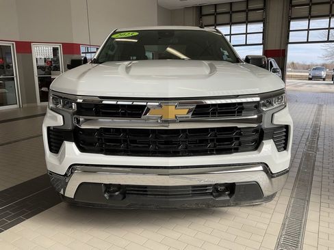 Used 2023 Chevrolet Silverado 1500 LT image 2