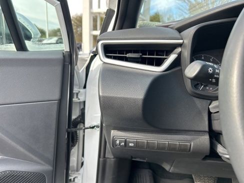 Used 2025 Toyota Corolla SE image 24