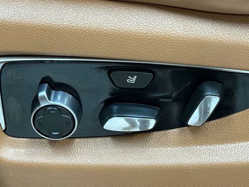 Used 2017 Cadillac Escalade Platinum image 29