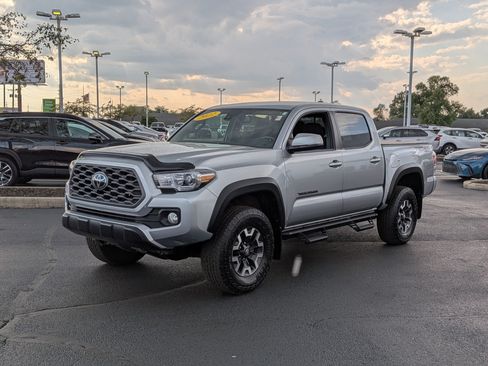 Certified 2022 Toyota Tacoma TRD Off-Road w/ Technology Package AWD/4WD image 4