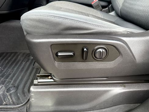 Used 2019 Chevrolet Silverado 1500 LT w/ Convenience Package image 12