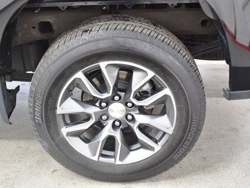 Used 2024 Chevrolet Silverado 1500 LT AWD/4WD image 33