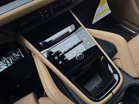 New 2026 Porsche Cayenne AWD/4WD image 18