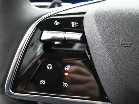 New 2025 Cadillac Lyriq Luxury w/ LPO, Red Accent Package image 15