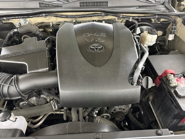 Used 2020 Toyota Tacoma SR5 w/ Technology Package AWD/4WD image 26