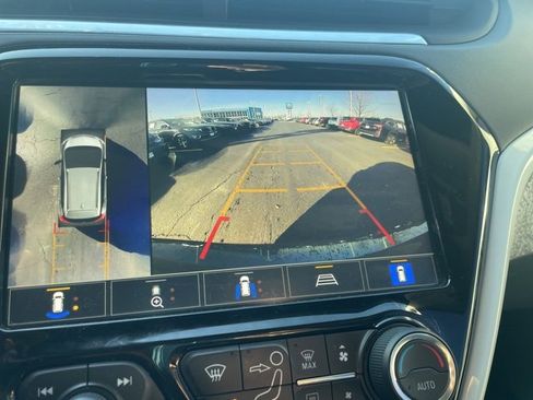 Used 2020 Chevrolet Bolt Premier w/ Infotainment Package image 12