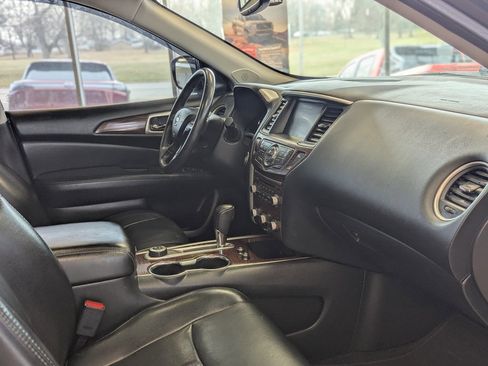 Used 2017 Nissan Pathfinder Platinum w/ Cargo Package image 43