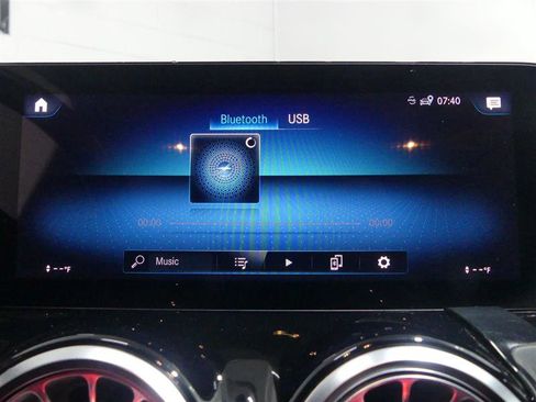 Used 2023 Mercedes-Benz GLA 250 image 42