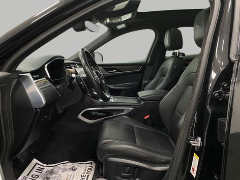 Used 2023 Jaguar F-PACE S AWD/4WD image 30