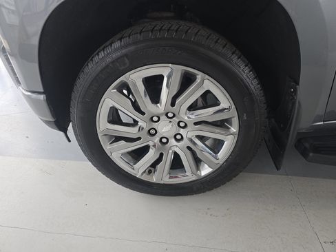 Used 2019 Chevrolet Silverado 1500 High Country image 13