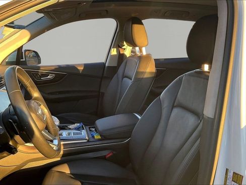 Used 2023 Audi Q7 3.0T Premium w/ Convenience Package image 23