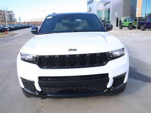 New 2025 Jeep Grand Cherokee L Limited image 10