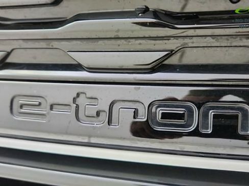 Used 2024 Audi Q8 e-tron Prestige w/ Prestige Package AWD/4WD image 17
